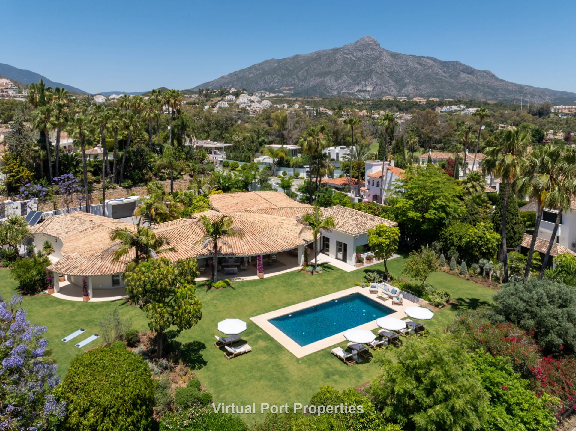 Villa Palm Springs – Luxury Bungalow Villa in La Cerquilla, Nueva Andalucía