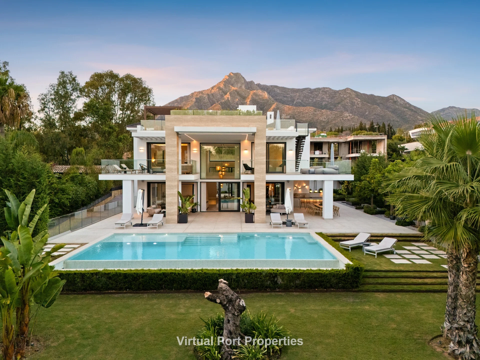 Villa Romano – Contemporary Luxury Villa in Altos de Puente Romano