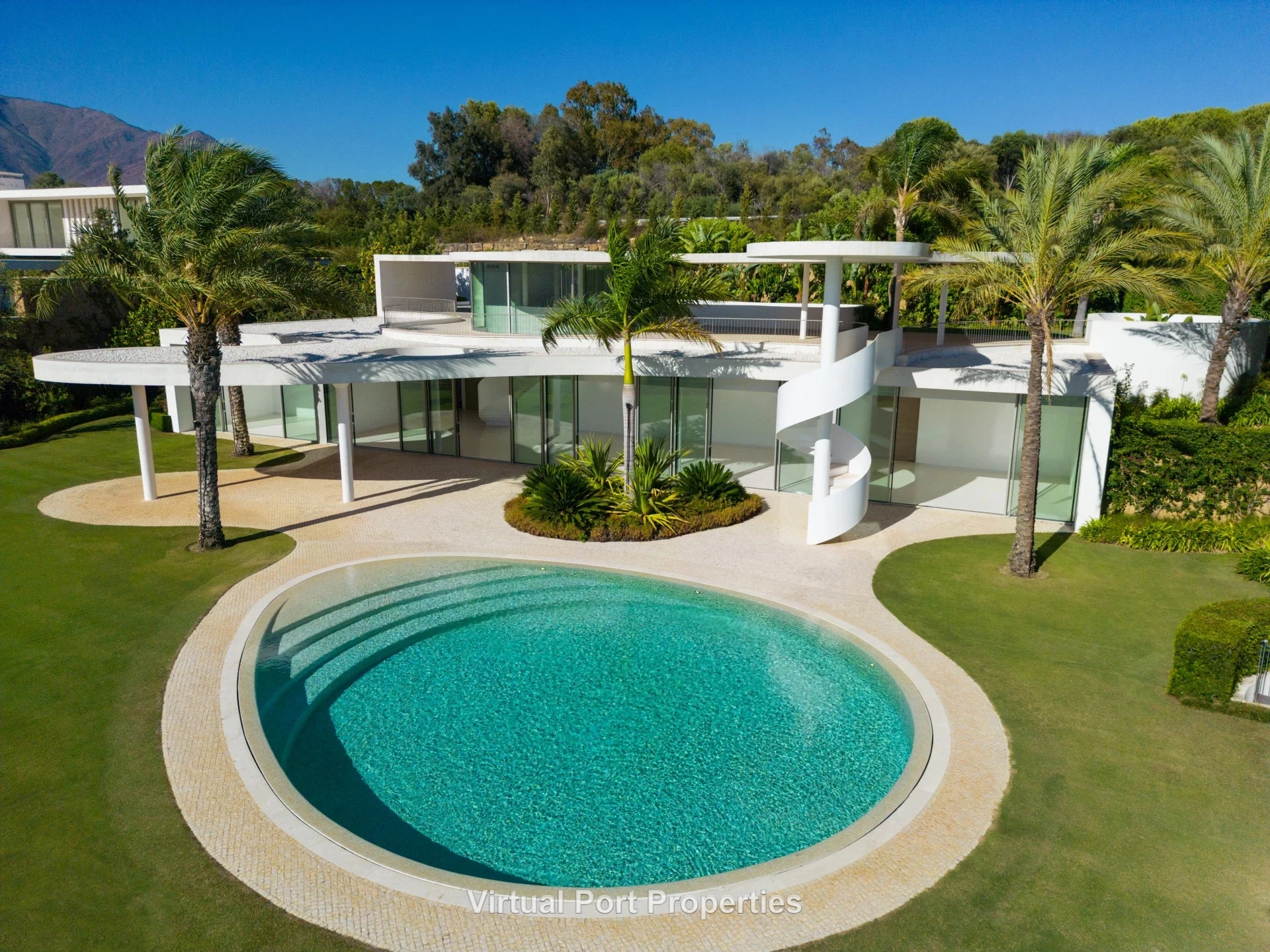 Golfside Villa 7 – Frontline Golf Designer Villa in Finca Cortesín