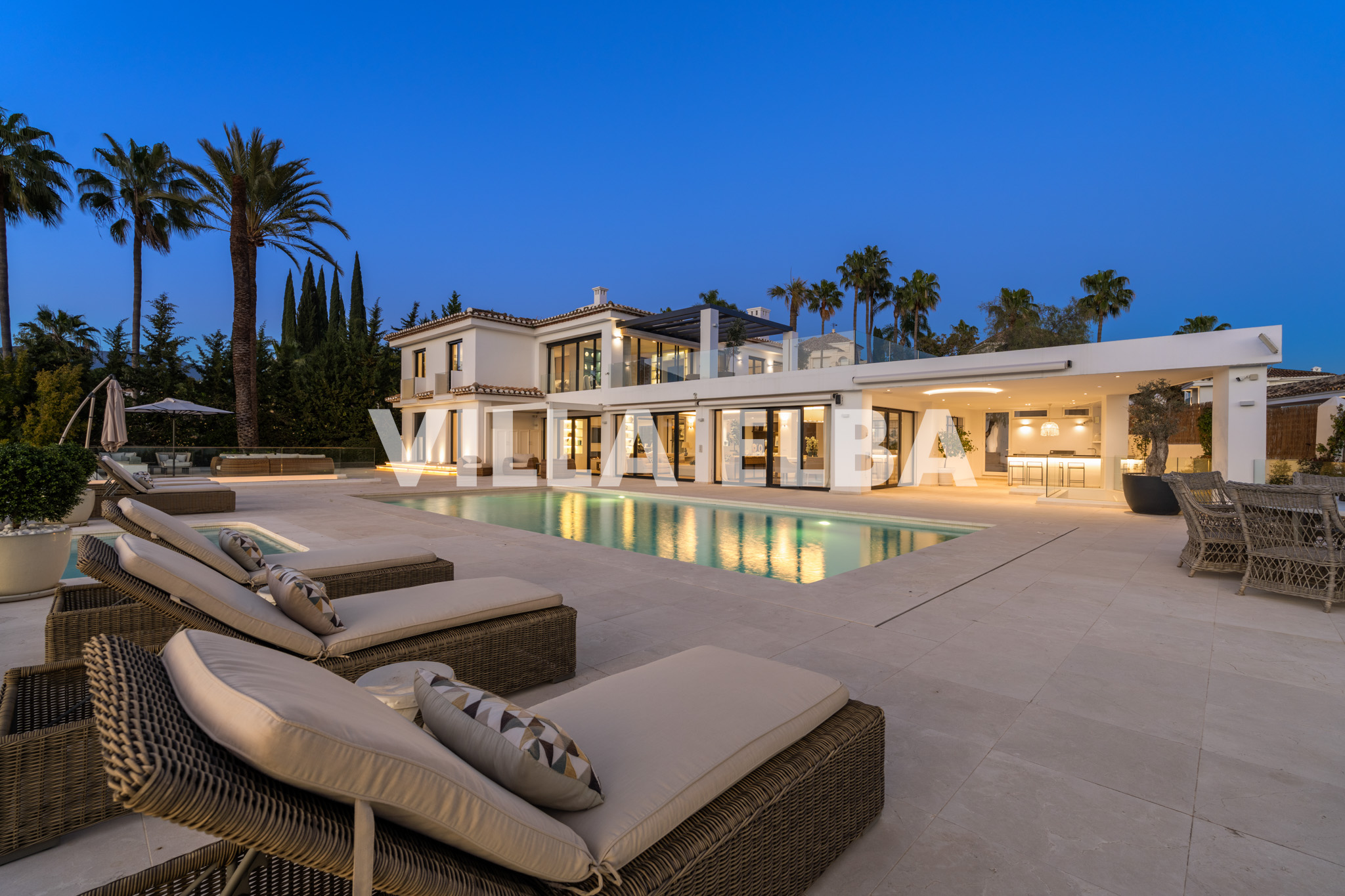 Frontline Golf Renovated Luxury Villa in Los Naranjos, Nueva Andalucía