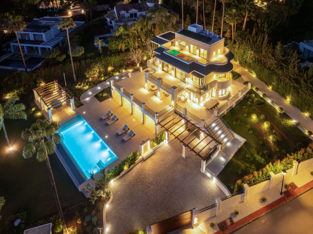 Villa Monte Blanco. A six-bedroom villa in Nueva Andalucía’s Golf Valley